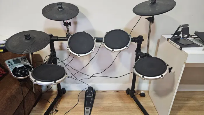 Bateria Behringer HDS240USB /s Kick