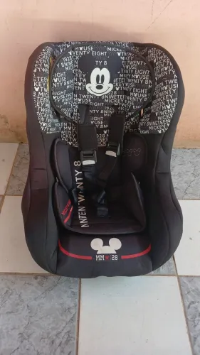 Vende-se cadeirinha de bebê 300 reais novo novo