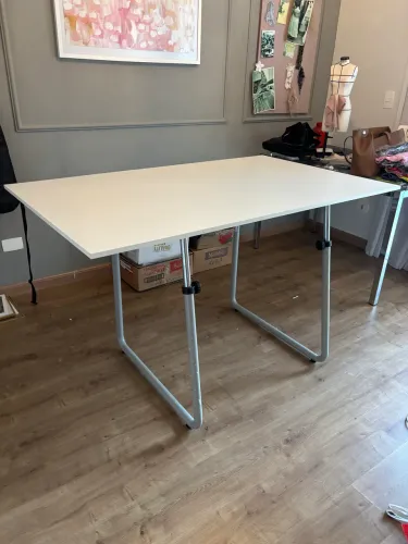 Mesa de desenho reclinável