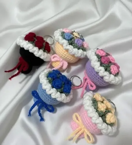 Chaveiros de crochê