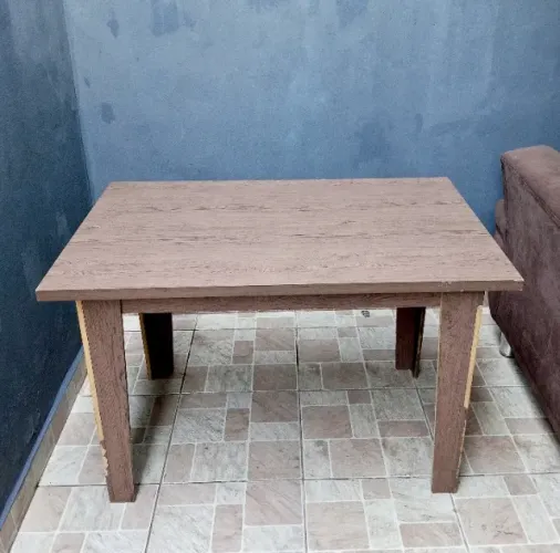 Mesa de Jantar de Madeira