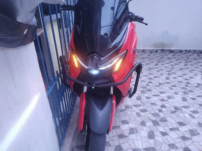 troco Yamaha nmax com acessórios por outra scooter 50% do financiamento já quitado