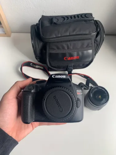Câmera Canon T7+ com kit