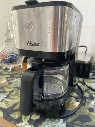 Combo cafeteira + moedor de café marca oster 