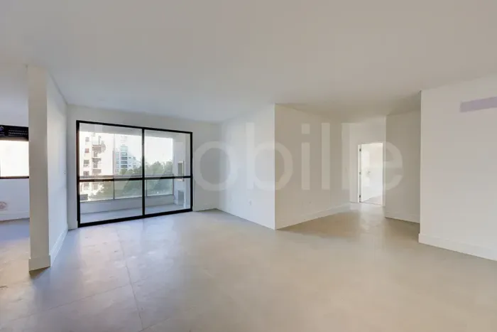Apartamento no Edifício Ilha de Mauí na Praia Brava Itajaí.