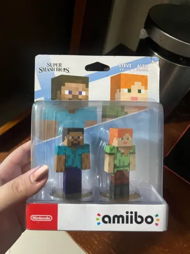 Pack Duplo de Amiibo Steve & Alex da série Super Smash Bros. (da franquia Minecraft)