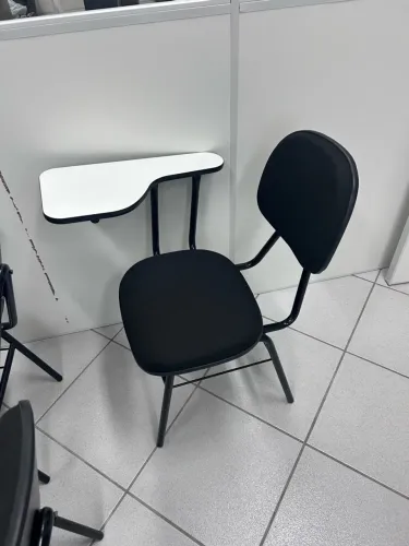 Cadeira prancheta de escola