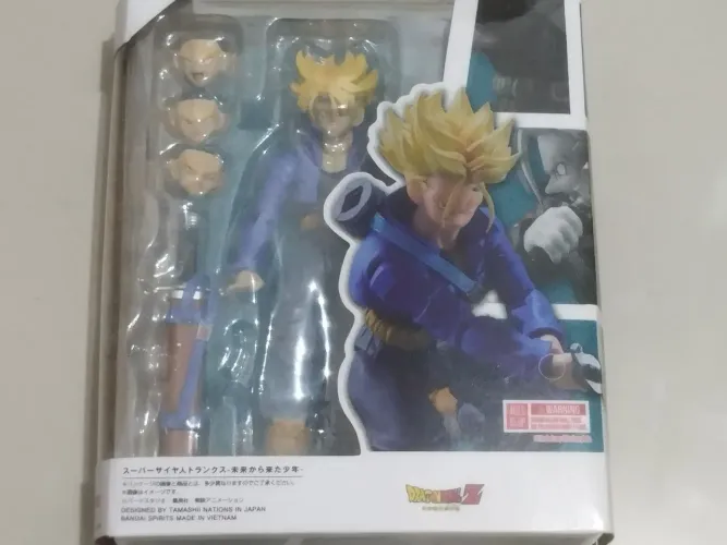Trunks do futuro dragon ball