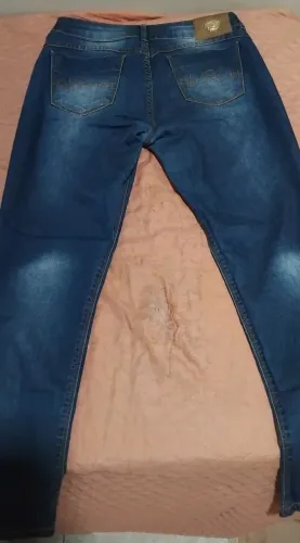 Roupas usadas em bom estado de conservação