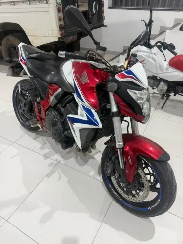 HONDA CB 1000R ABS EXTRA - LANCE SUA PROPOSTA! MOTO NOVA DE VERDADE. POUCO RODADA!