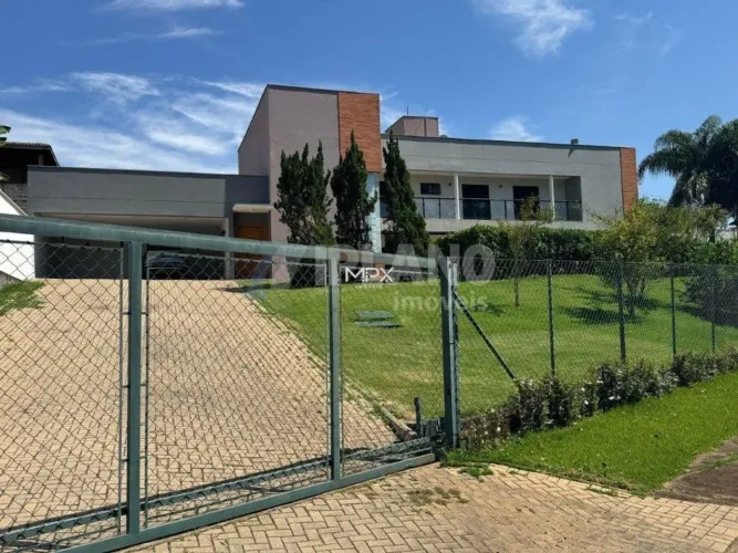 Casa de Alto Padrão no Condomínio Morada dos Pássaros