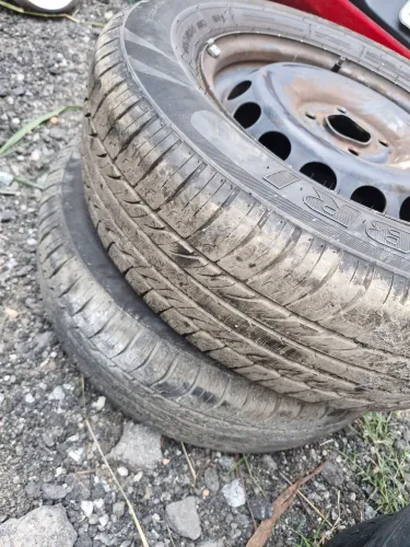 PAR DE PNEU COM RODA ARO 14