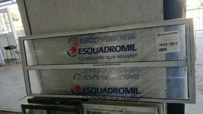 Oferta - Basculante aluminio branca ou preta 40x1.00 a vista R$399,90