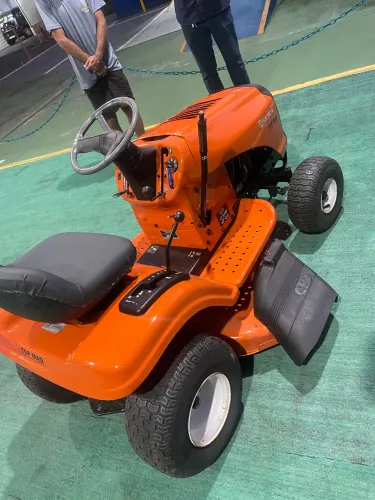 ? TRATOR CORTADOR DE GRAMA HUSQVARNA LTH 1342 ?