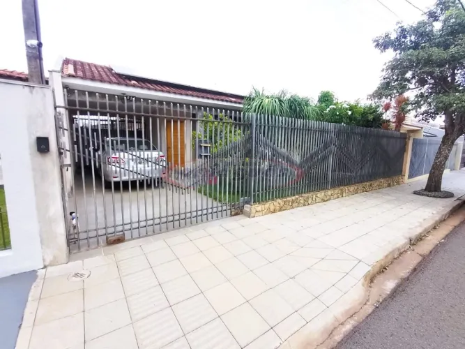 Casa à venda em Jardim America, Maringá-PR