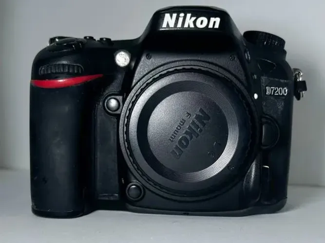 Nikon D7200 + Lente 18-140