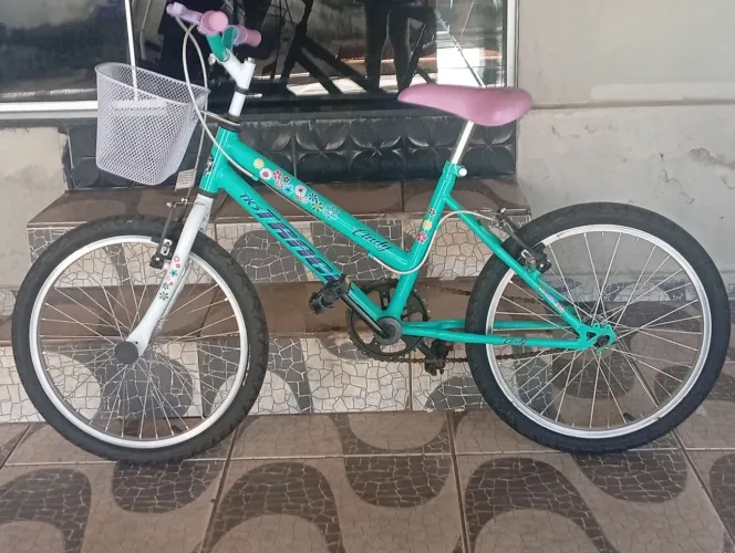 Vende - se bicicleta .aro 20 ,TKS Tracke seminovar cindy