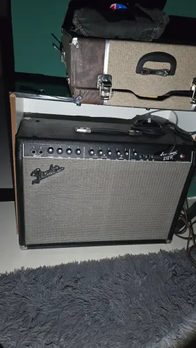 Amplificador Fender frontman 2x12 troco por guitarra Fender