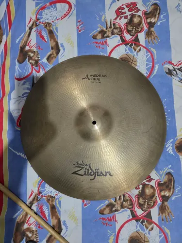 Medium Ride Zildjian A Avedis Prato de Condução B20