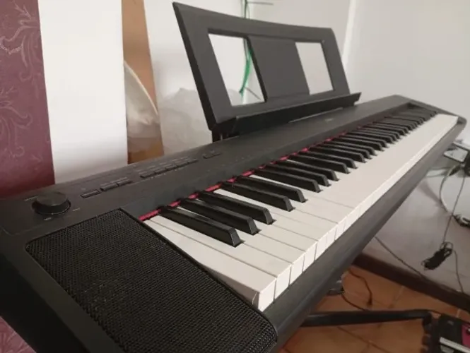 Piano Digital Yamaha Piaggero np-32. 76 teclas