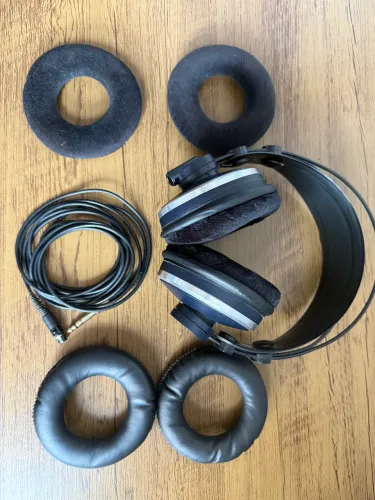 Fone de ouvido AKG K271