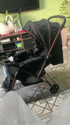 Vendo carrinho de bebê