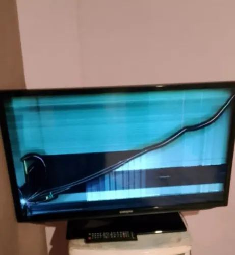Vendo tv de 32 polegadas da Sansung para tirar peças..