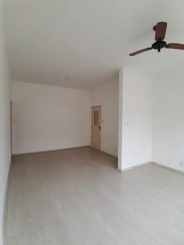 Aluga-se apartamento de 3 quartos, na Rua Rua Domingos Ferreira, 95/1003Aluga-se apartamen