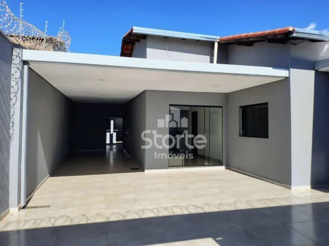 Casa com 4 dormitórios à venda por R$ 550.000 - Monte Hebron - Uberlândia/MG
