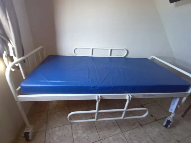 Cama de hospital modelo Dx2