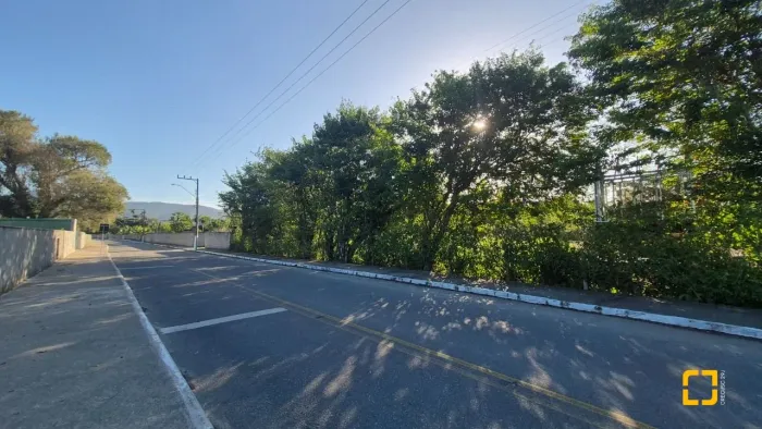 Chácara, 7.200m2, com saída para o Rio Ratones, Bairro Ratones em Florianópolis