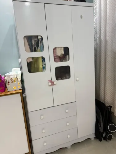 Guarda roupa de criança
