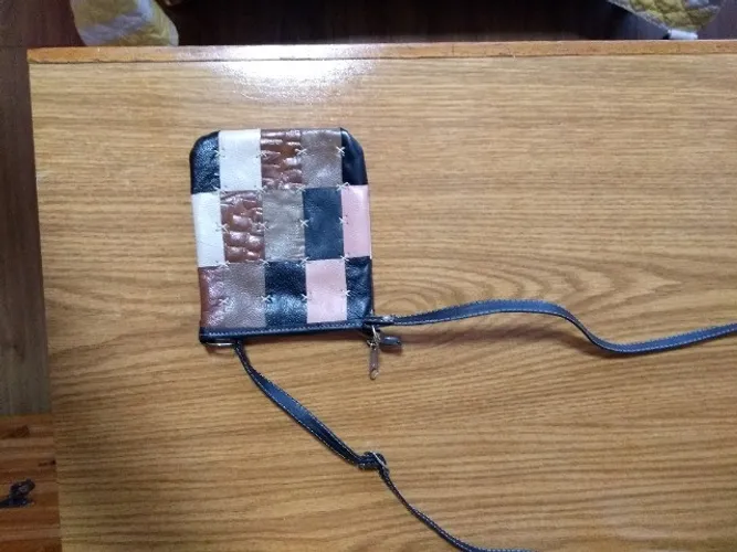 Bolsa de couro pequena