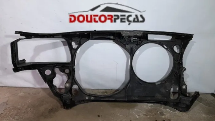 Painel frontal Audi A4 com fechadura de capor
