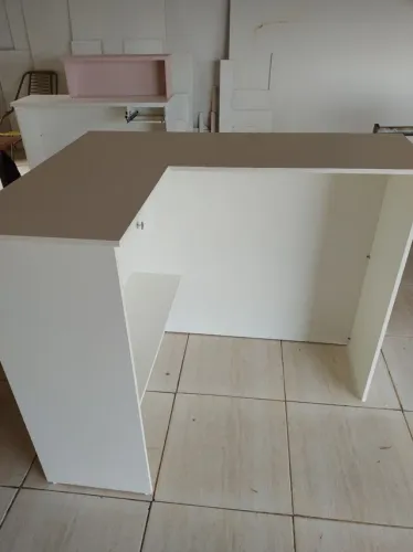 Balcão em L recepção atendimento 