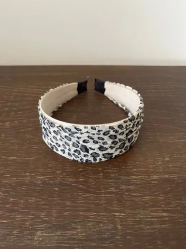 Tiara branca animal print