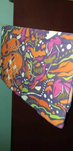 Antigo Lenço com desenhos abstratos coloridos