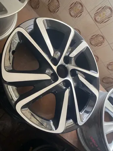 Roda Citroen C4 Picasso aro 17 original nova sem uso, valor unitário 
