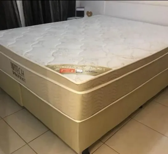 Cama box Queen em molas ensacadas