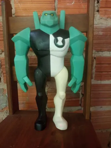Boneco Ben 10 - Diamante