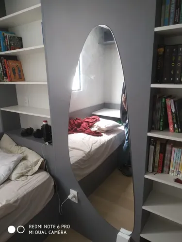 Box para banheiro, espelhos, gabinete para pias, mesas,portas sobre trilhos etc 