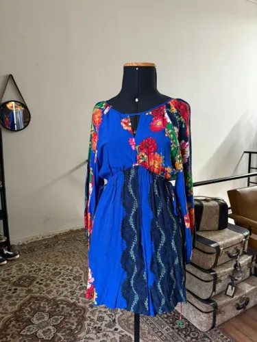 Vestido curto Farm tam M
