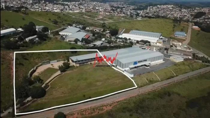 Vende galpão 2.000M² em terreno de 20.000M², Distrito Industrial - OLIVEIRA/MG