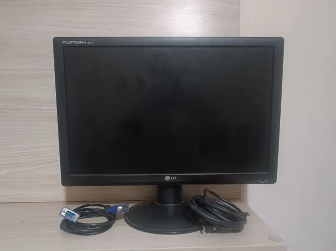 Monitor LG flatronW1934S usado