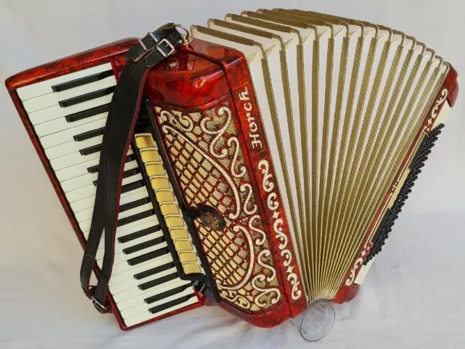 Acordeon 120 Baixos Horch 4º de voz