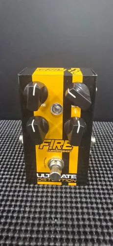 Pedal Fire Custom Shop Ultimate Distortion (aceito trocas)