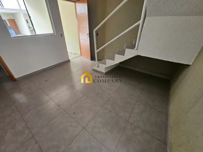 Village Residencial Tiê - Sobrado Mobiliado à Venda no Condomínio Village Residencial Tiê