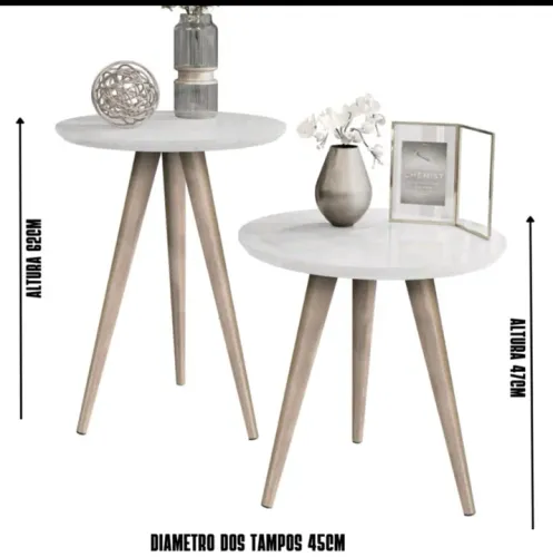 Mesinha de madeira de canto