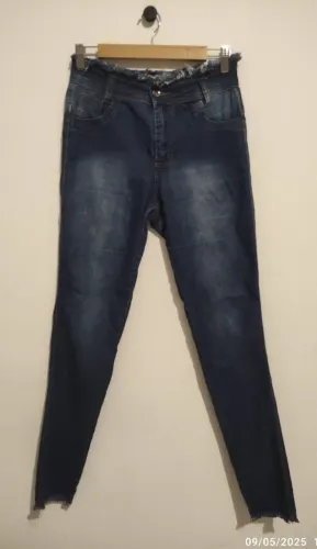 Calça jeans azul escuro