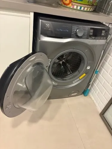 Vendo maquina Lava e Seca Eletrolux 11kg LSW11